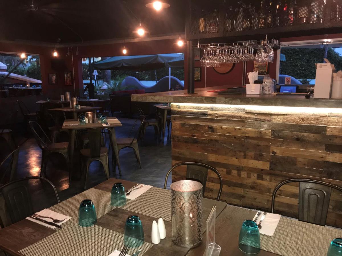 Courtyard By Marriott Bridgetown, Barbados Ξενοδοχείο Εξωτερικό φωτογραφία