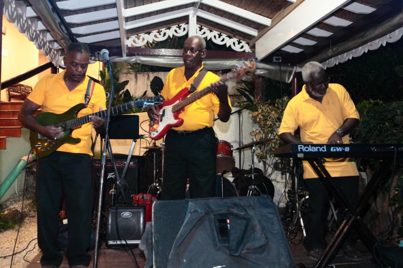 Courtyard By Marriott Bridgetown, Barbados Ξενοδοχείο Εξωτερικό φωτογραφία